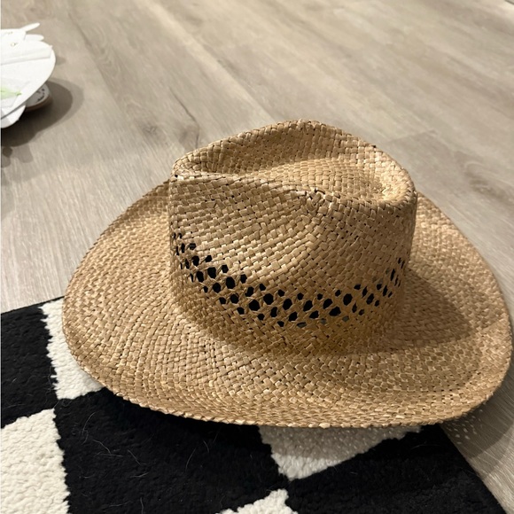Stylish Tan Straw Hat - Picture 1 of 2